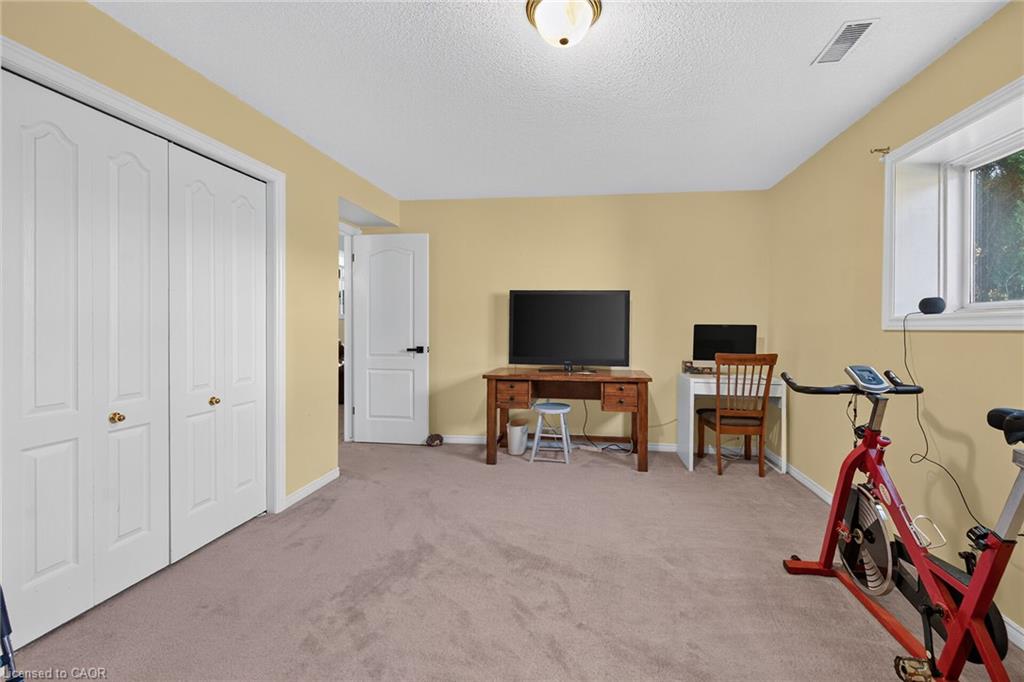 37 Glenhollow Drive Property Photo 34
