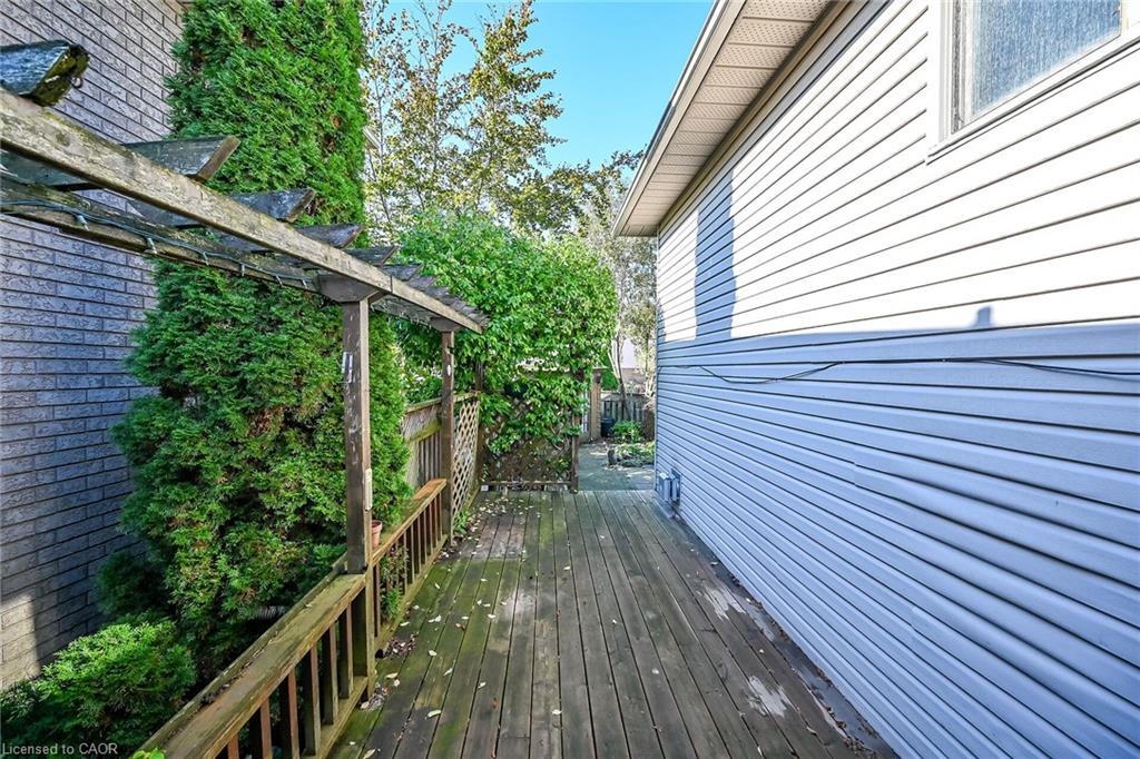37 Glenhollow Drive Property Photo 40