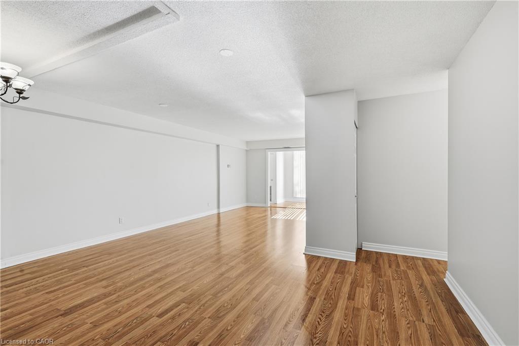 B3-7 Gale Crescent Property Photo 2