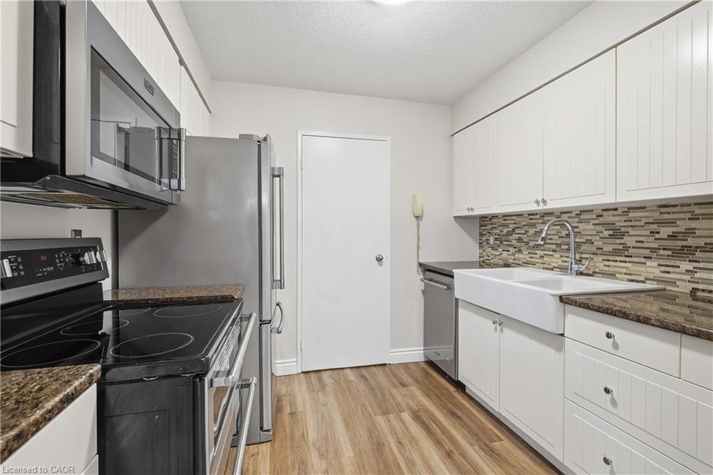 B3-7 Gale Crescent Property Photo 3