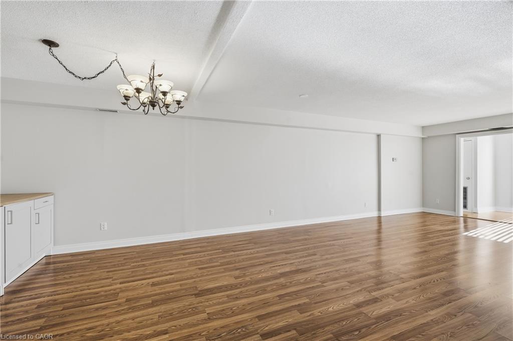 B3-7 Gale Crescent Property Photo 5