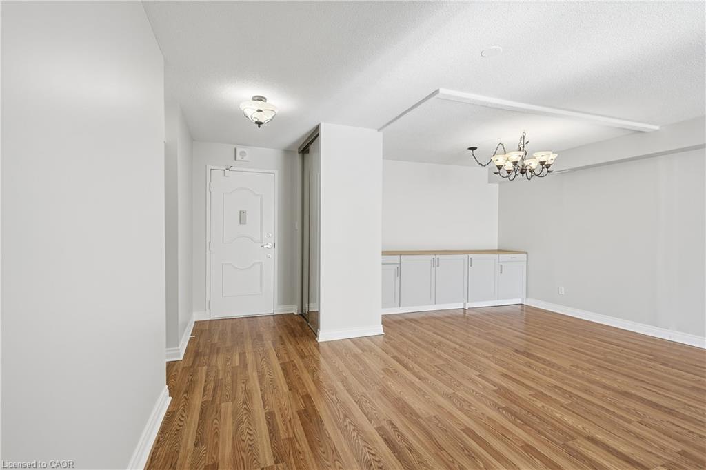B3-7 Gale Crescent Property Photo 6