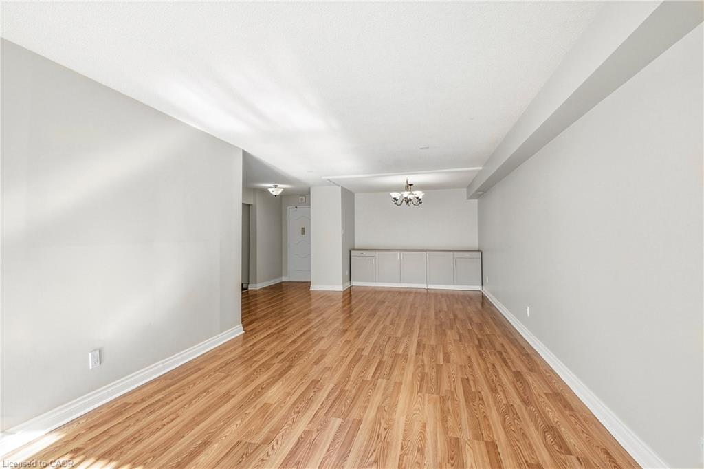 B3-7 Gale Crescent Property Photo 8