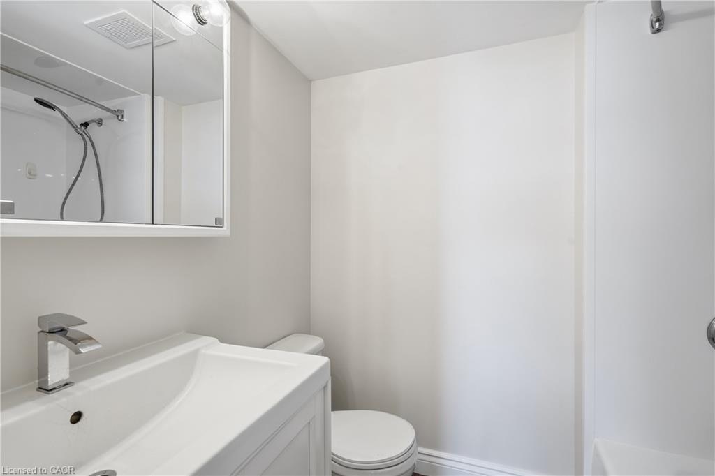B3-7 Gale Crescent Property Photo 10