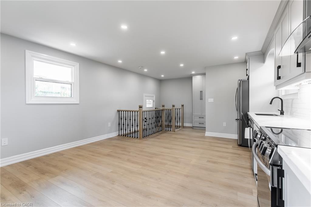 C-2 Thorndale Avenue Property Photo 10