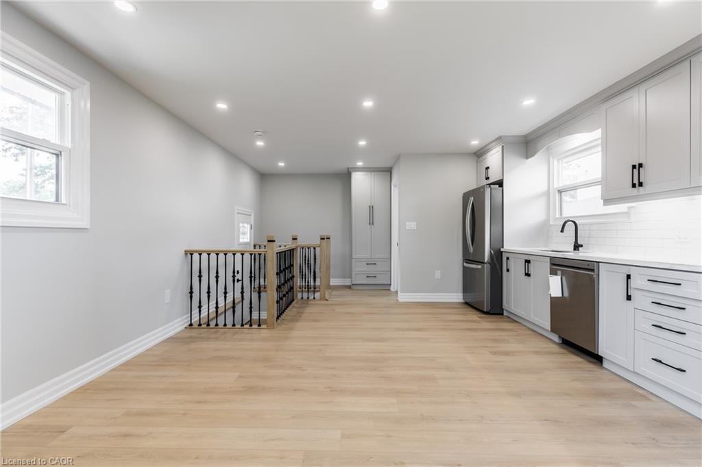 C-2 Thorndale Avenue Property Photo 11