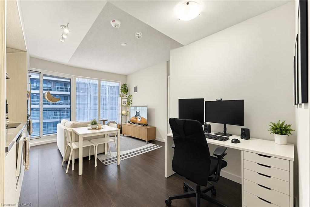 2205-2221 Yonge Street Property Photo 8