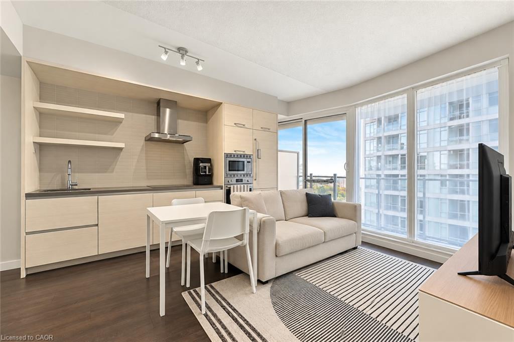 2205-2221 Yonge Street Property Photo 10