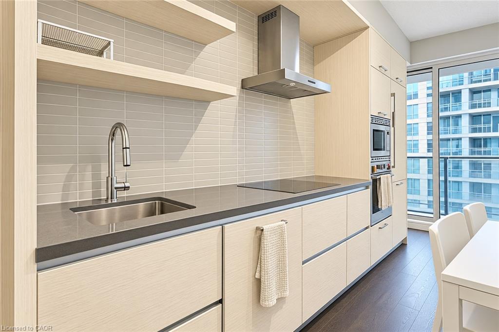 2205-2221 Yonge Street Property Photo 12