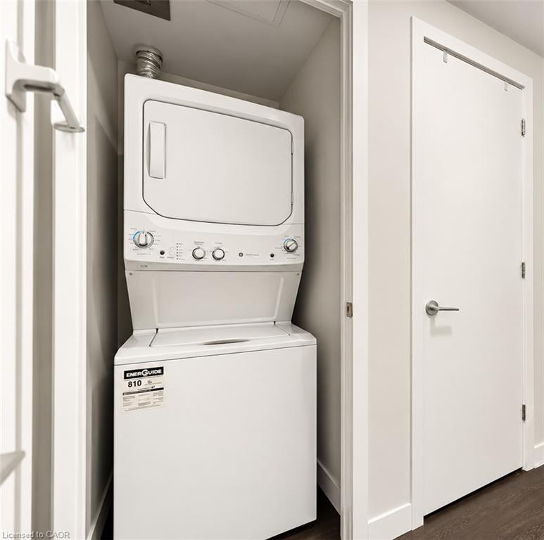 2205-2221 Yonge Street Property Photo 16