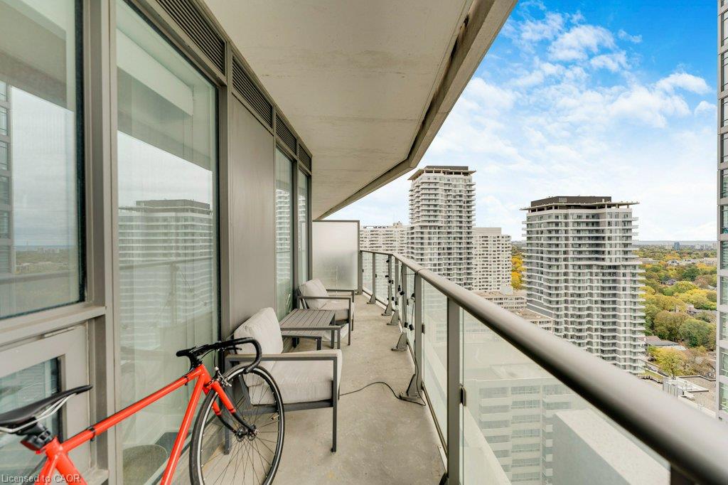 2205-2221 Yonge Street Property Photo 17