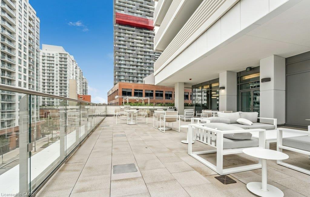 2205-2221 Yonge Street Property Photo 21