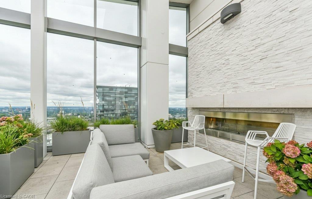 2205-2221 Yonge Street Property Photo 22