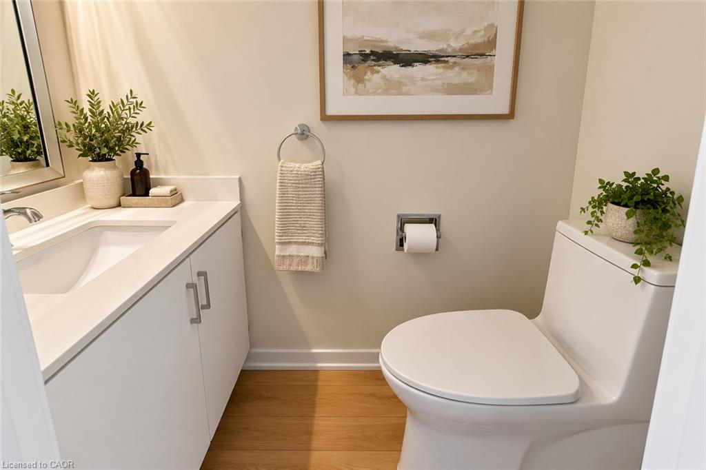 7-1455 Garth Street Property Photo 5