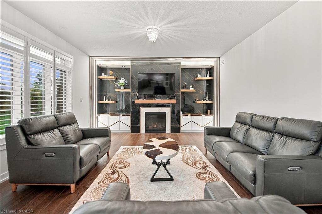 6 Feathers Crossing Property Photo 8