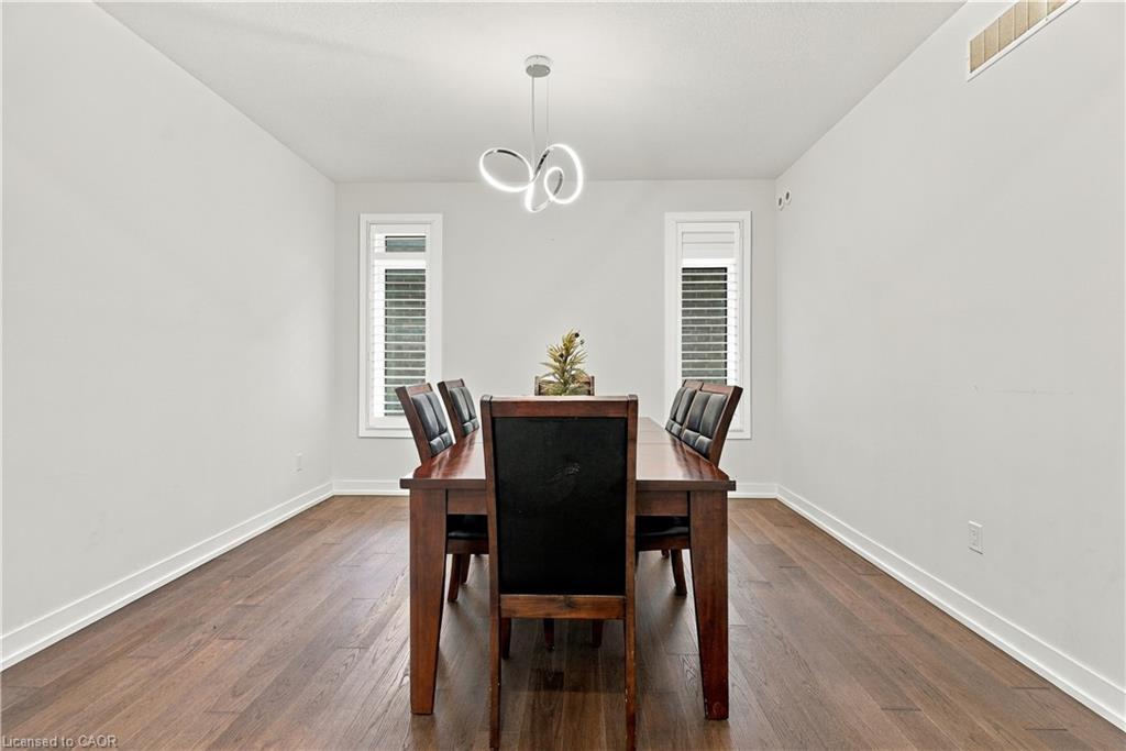 6 Feathers Crossing Property Photo 15