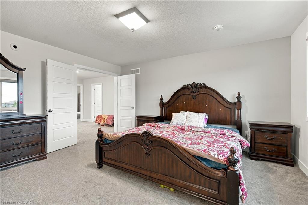 6 Feathers Crossing Property Photo 31