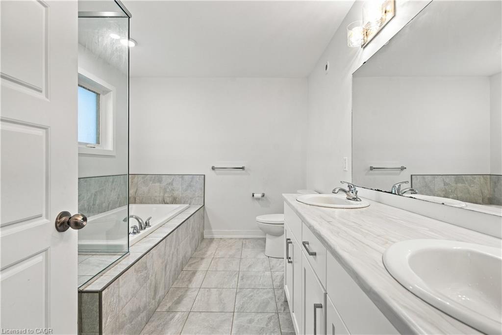6 Feathers Crossing Property Photo 32