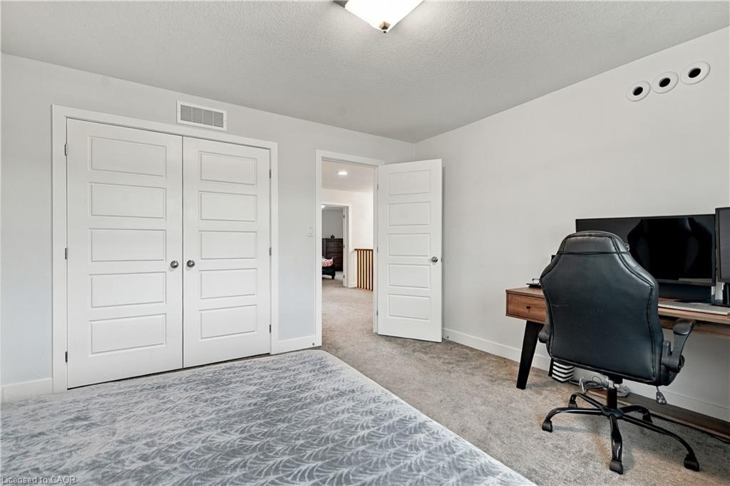 6 Feathers Crossing Property Photo 36