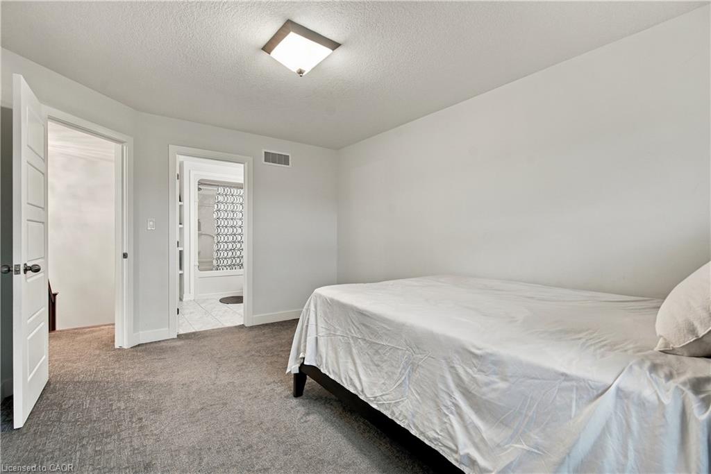 6 Feathers Crossing Property Photo 40