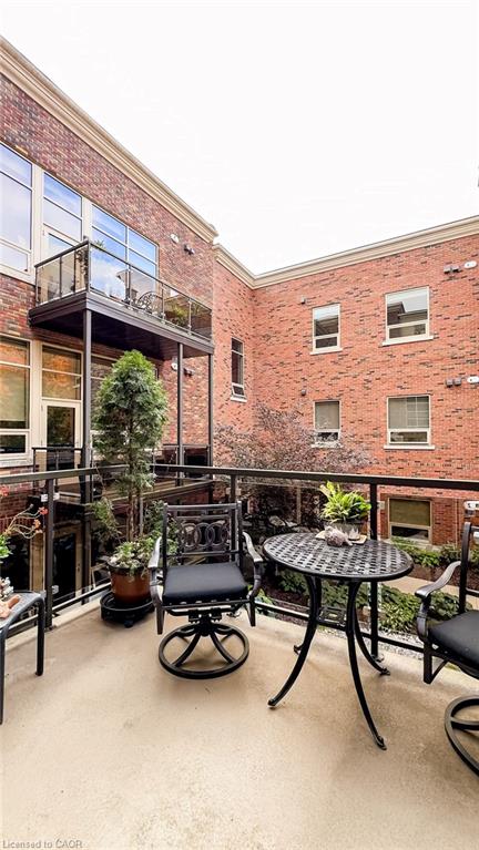 214-397 King Street W Property Photo 16