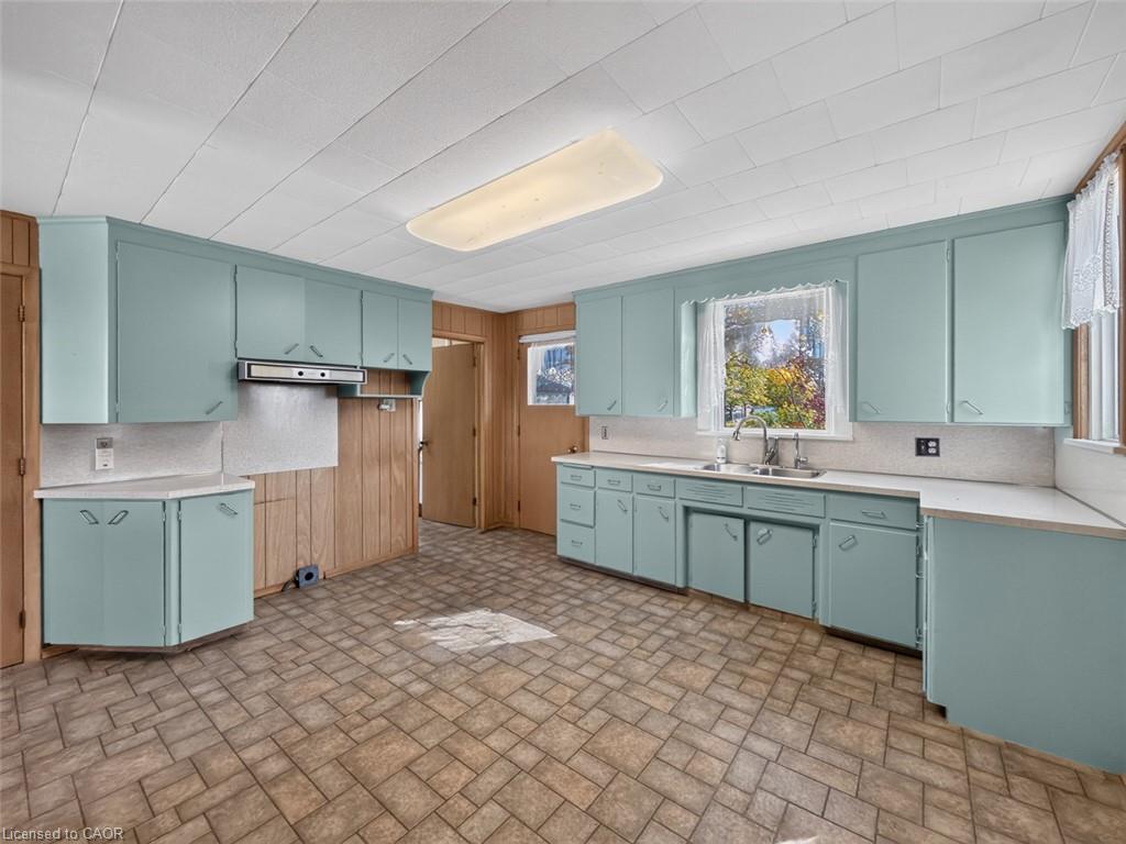 3290 Cockshutt Road Property Photo 17