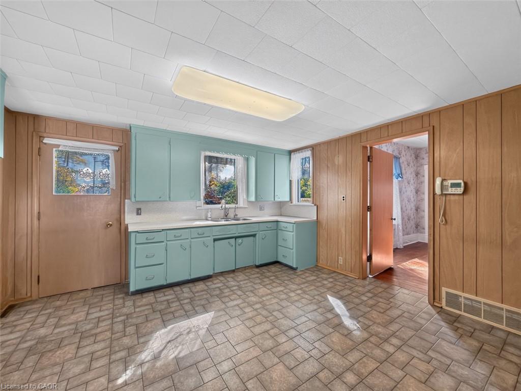 3290 Cockshutt Road Property Photo 18