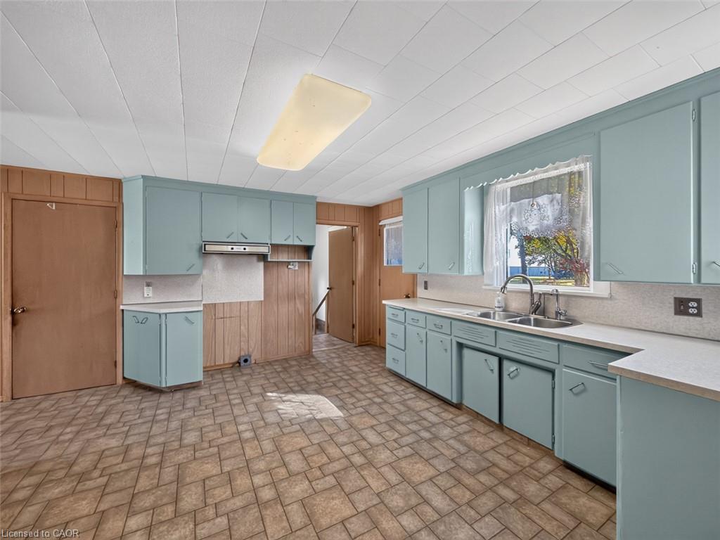 3290 Cockshutt Road Property Photo 19