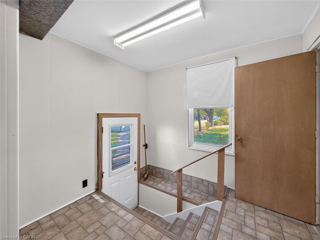 3290 Cockshutt Road Property Photo 24