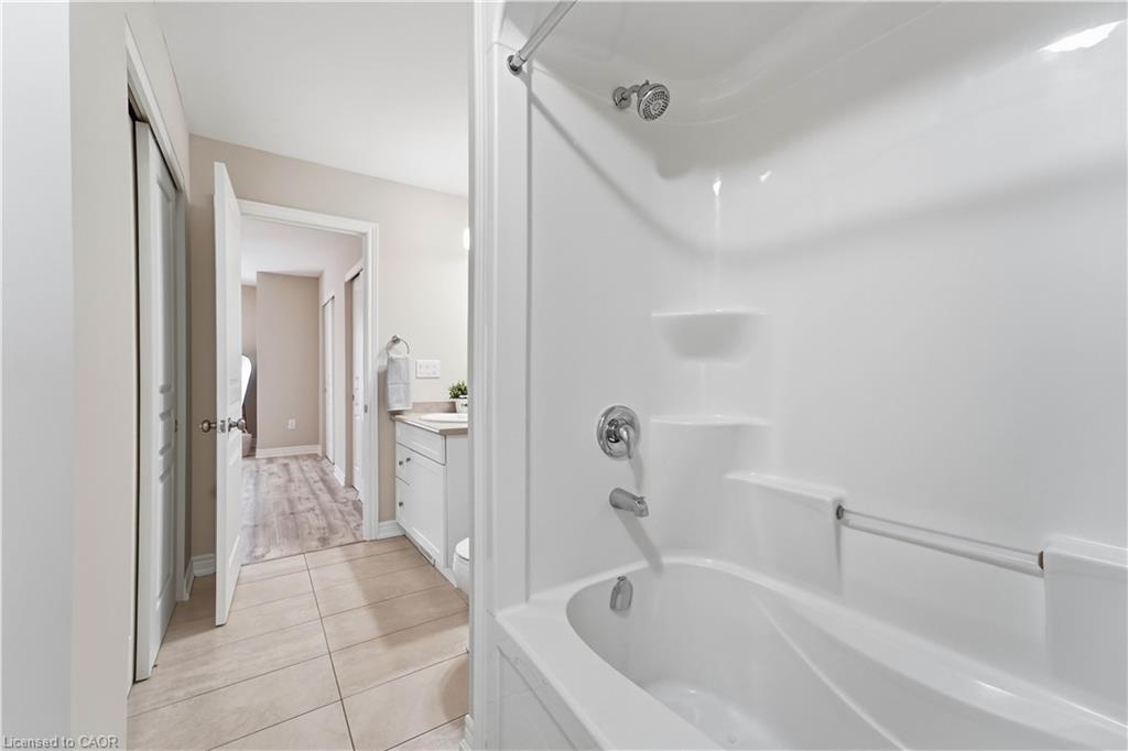 5-7768 Ascot Circle Property Photo 17