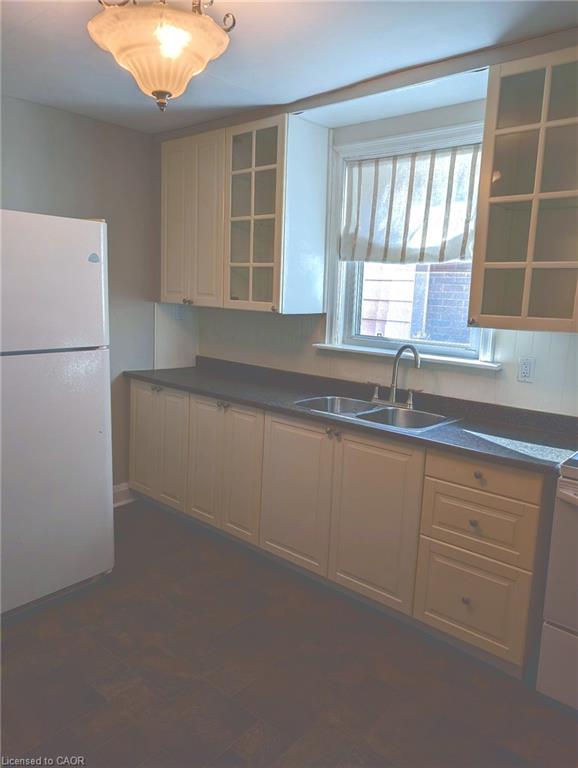 1-130 East 18th Street Property Photo 6