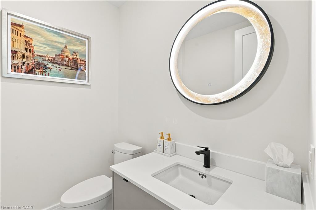 112 King Street E Property Photo 14