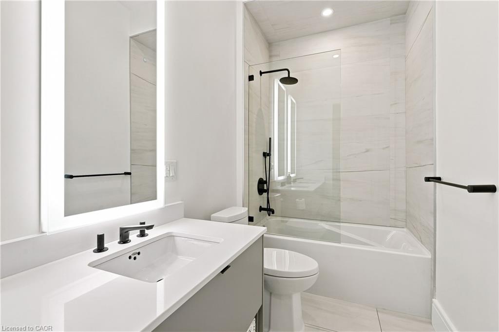 112 King Street E Property Photo 18