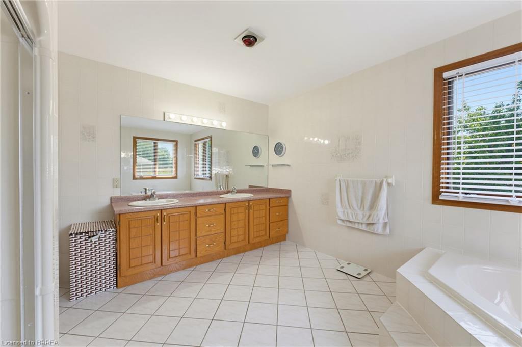 21 Cameron Lane Property Photo 16