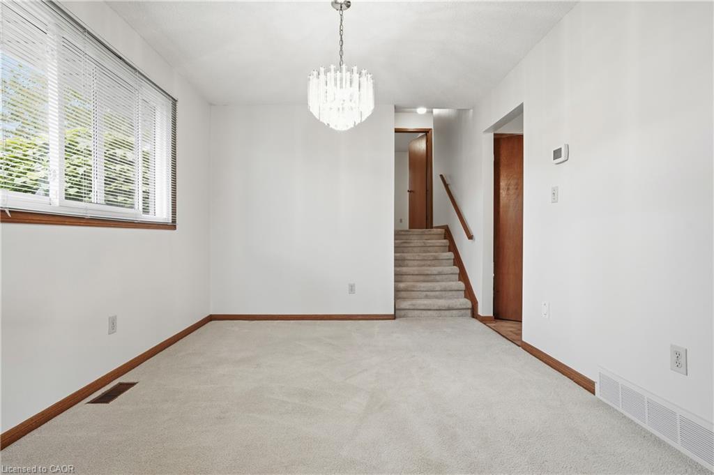 84 Larchwood Circle Property Photo 7