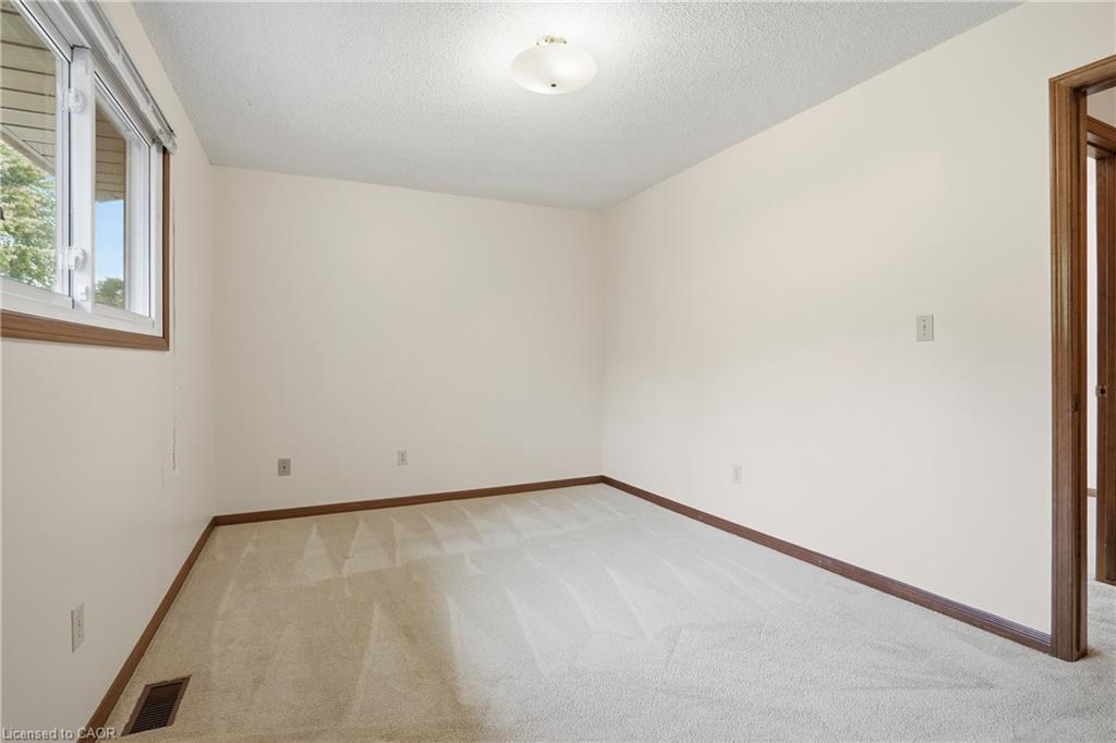 84 Larchwood Circle Property Photo 15