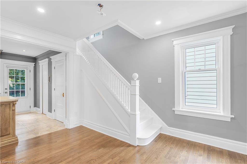 17 Gerrard Street Property Photo 3