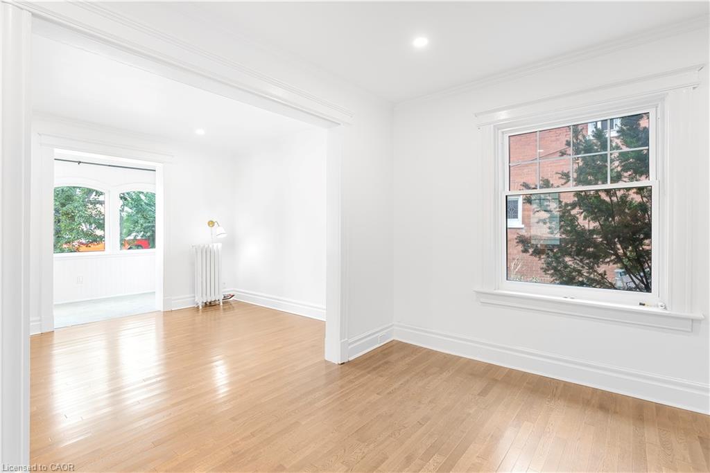 17 Gerrard Street Property Photo 4