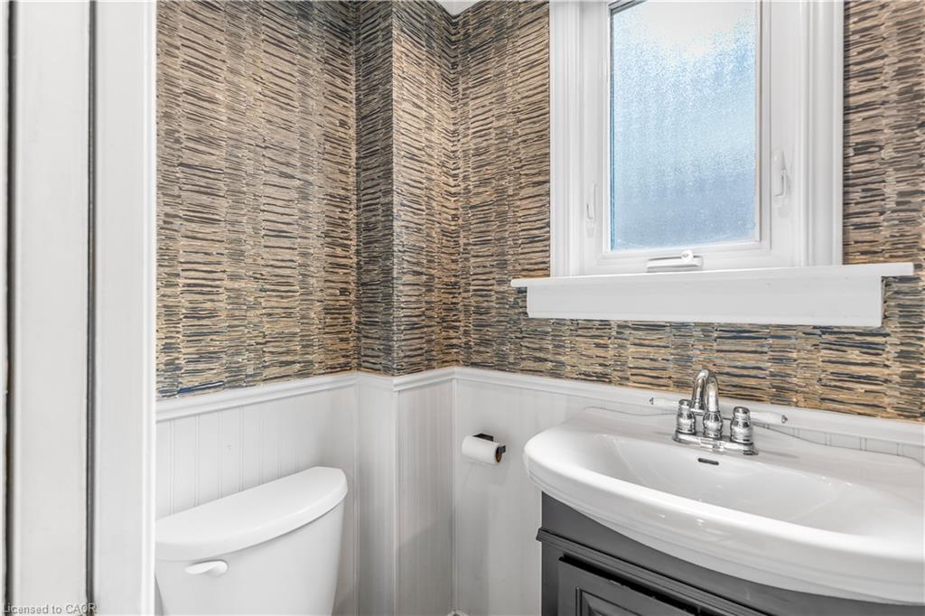 17 Gerrard Street Property Photo 14