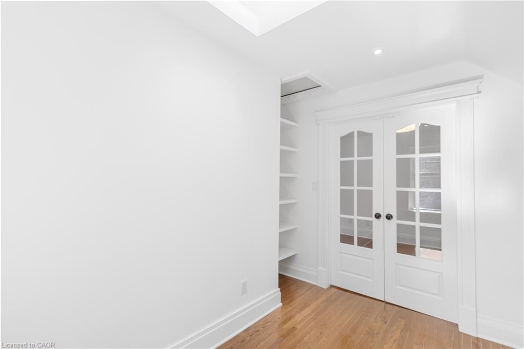 17 Gerrard Street Property Photo 24