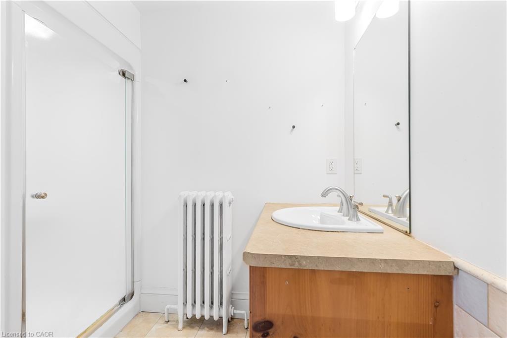 17 Gerrard Street Property Photo 28