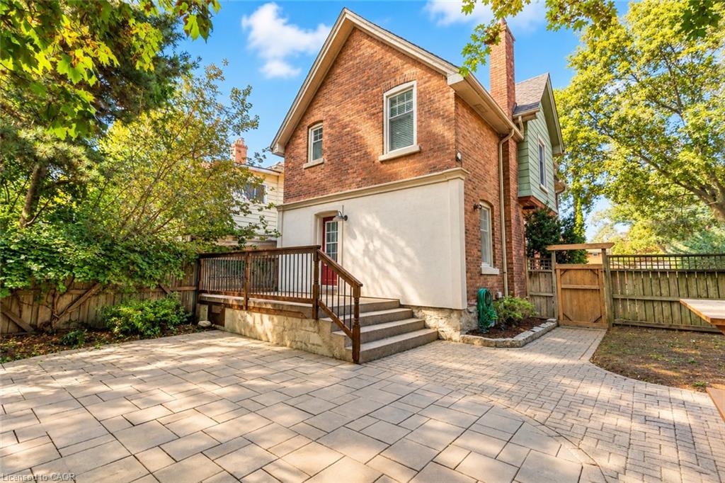 17 Gerrard Street Property Photo 33