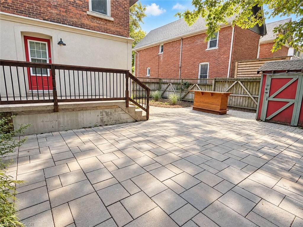 17 Gerrard Street Property Photo 35