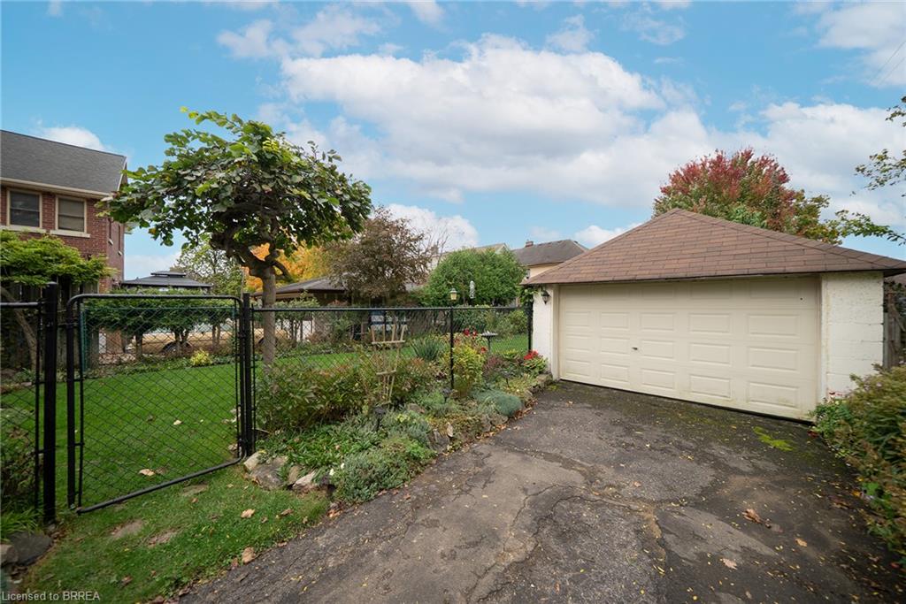 354 West Street Property Photo 35