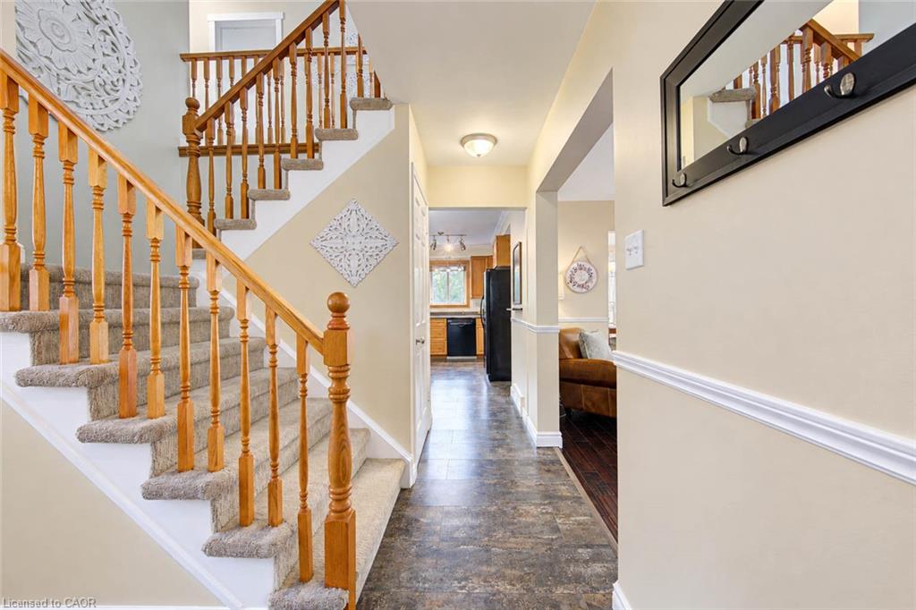 63 Winding Way Property Photo 6