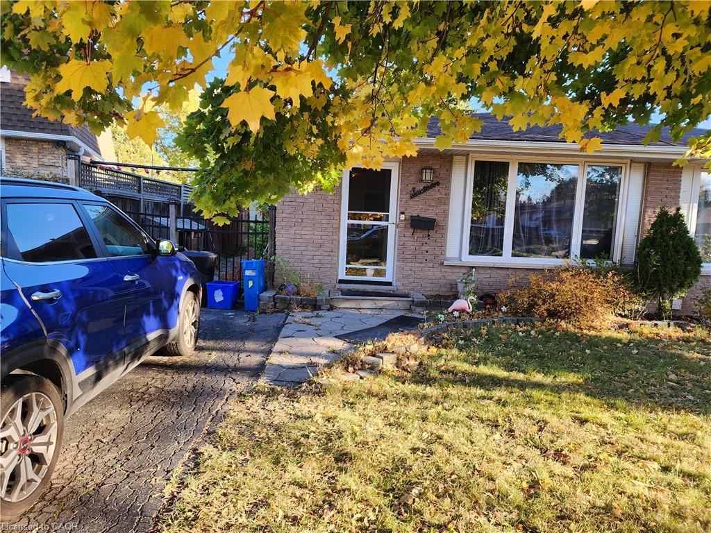 16 Glebe Court Property Photo 2