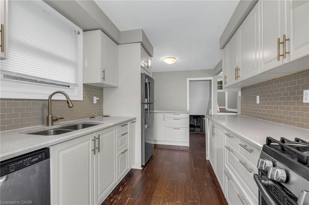16 Glebe Court Property Photo 4