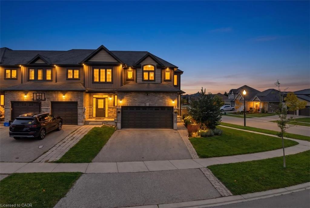 100 Links Crescent Property Photo 1
