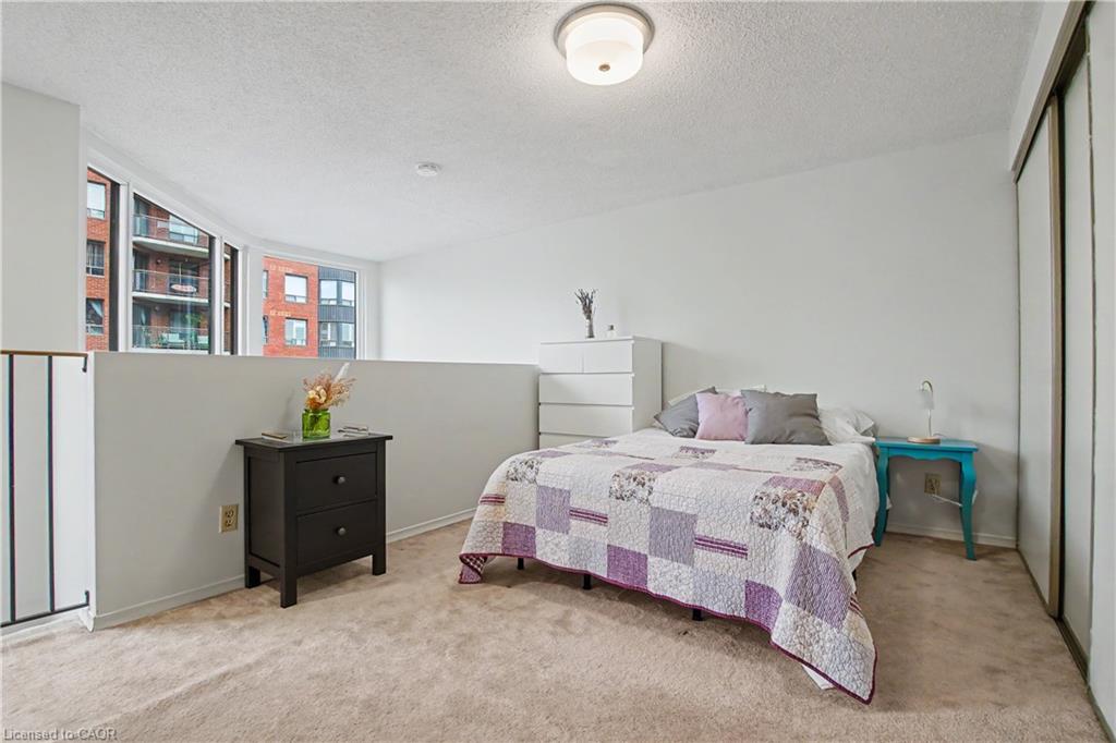 207-20 Ellen Street E Property Photo 14