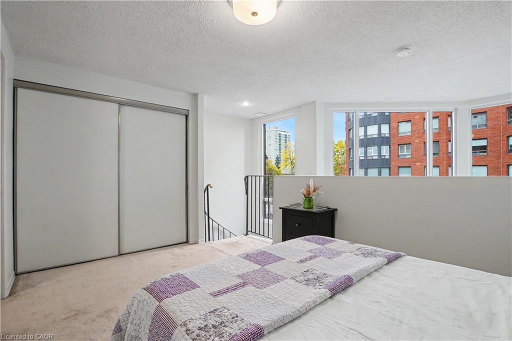 207-20 Ellen Street E Property Photo 15